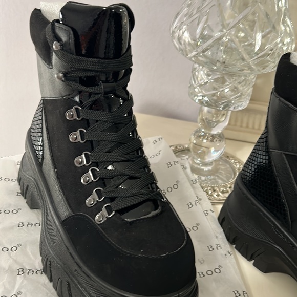 Woman’s Bamboo boots - Picture 3 of 10